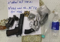 Bắt nhóm bán ma túy thủ 6 khẩu súng