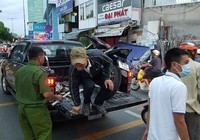 Thanh niên nằm chết cách xe máy 5 mét trên đại lộ Võ Văn Kiệt
