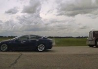 Cứ leo lên xe ngủ, ô tô Tesla lo phần còn lại