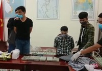 Bắt quả tang 2 người vận chuyển trái phép 6 bánh heroin