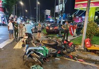 Nhân chứng kể giây phút ô tô lao thẳng đoàn người chờ đèn đỏ
