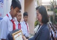 Nhóm học sinh nhặt được hơn 20 triệu đồng trả lại người mất