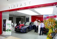VinFast đồng loạt khai trương 27 showroom trên toàn quốc