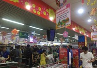 Người dân Đà Nẵng tranh thủ mua sắm vào 30 tết