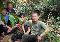 4 thợ rừng nhanh trí bắt nghi phạm giết người trốn giữa rừng