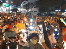 Người dân ăn mừng U-22 Việt Nam vào...