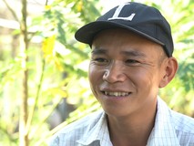 Anh xe ôm bỏ đón con để cứu người...