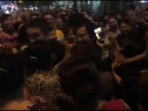 Kim Tử Long, Mỹ Chi bị vây ở đám...