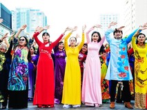 Dàn nghệ sĩ hưởng ứng Lễ hội áo dài...