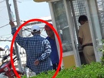 Video: Các nhóm ‘cò’ dẫn xe qua chốt CSGT...