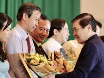 TP.HCM tôn vinh các gương điển hình trong...