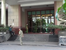Khám nhà ông Trần Vĩnh Tuyến ở chung cư...