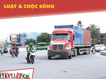 Báo động tình trạng lật thùng container đè chết...