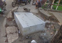Tủ điện ngã rồi!