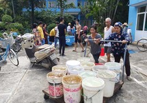‘Đổ dầu thải ô nhiễm vào nguồn nước là tội ác’