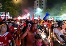 Thủ tướng chúc mừng HLV Park Hang-seo và Olympic Việt Nam