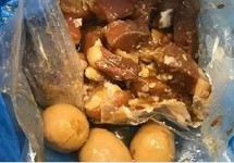 Mang thịt heo vào nước Úc, một người Việt bị trục xuất