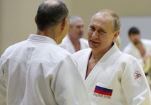 Ông Putin bị thương khi luyện tập Judo