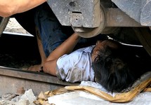 Bị tàu Bắc-Nam tông nhưng sống sót thần kỳ