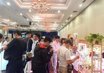 Độc đáo ly làm từ sợi tre, khách được mượn mang về