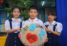 Món quà đặc biệt tặng mẹ và cô ngày 20-10