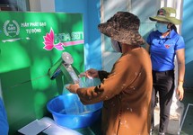 Thêm cây ATM gạo hỗ trợ người dân ở Ninh Thuận