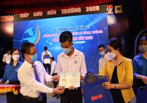 1,2 tỉ đồng tiếp sức 118 tân sinh viên Miền Tây đến trường