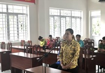 Lãnh án vì bán 'hàng' được tặng