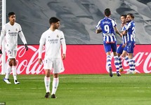Hàng thủ cẩu thả, Real Madrid thua sốc trên sân nhà
