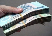 2 thanh niên đổi tiền giả lấy... tù thật
