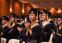 'Tốt nghiệp không chỉ là việc lên sân khấu nhận tấm bằng!'