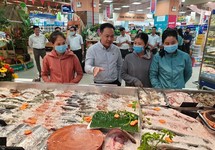 Dùng nước đá ‘bẩn’ để ướp hải sản có ảnh hưởng sức khỏe?