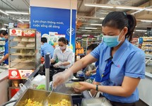 Nhiều doanh nghiệp cấp rau miễn phí suất ăn các khu cách ly
