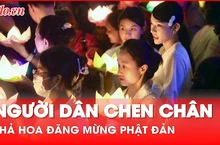 Đông đảo người dân TP.HCM thả hoa đăng mừng Phật đản
