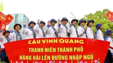 Hàng nghìn thanh niên TP.HCM hăng hái lên đường nhập ngũ