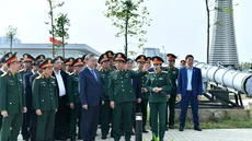 Tổng Bí thư Tô Lâm thăm và lưu bút sổ vàng tại Bảo tàng Lịch sử quân sự Việt Nam