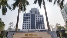 Bộ Nội vụ thông tin về chế độ với công chức, viên chức sau sắp xếp 