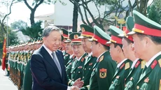 Tổng Bí thư Tô Lâm thăm cán bộ, chiến sĩ Quân đoàn 34 và Binh đoàn 15