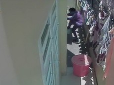 Trộm hiên ngang “hành nghề” giữa ban ngày