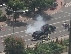 Video: Cảnh sát và khủng bố đấu súng giữa thủ đô Indonesia