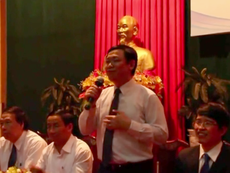 Phó Thủ tướng Vương Đình Huệ hát 'Câu đợi câu chờ' tặng sinh viên