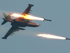 Khoảnh khắc kinh hoàng Nga không kích trúng trường học Syria