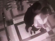 Video: Cô gái hạ 'đo ván' kẻ sàm sỡ trong thang máy