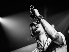 10 khoảnh khắc đáng nhớ của Chester Bennington