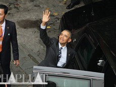 Clip đoàn xe Tổng thống Obama rời chùa Ngọc Hoàng