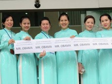 Hàng ngàn người chờ đón Tổng thống Obama từ sáng sớm
