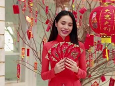 Ca sĩ Thủy Tiên 'Hát mừng xuân'