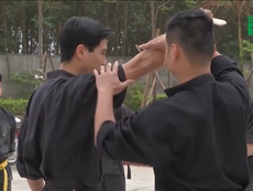 Bệnh viện thuê võ sư về dạy võ cho bác sĩ để phòng thân