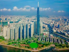Nhìn được gì từ nóc tòa nhà cao 400 m?