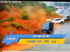 Video: Lở đất kinh hoàng vùi lấp nhiều ô tô